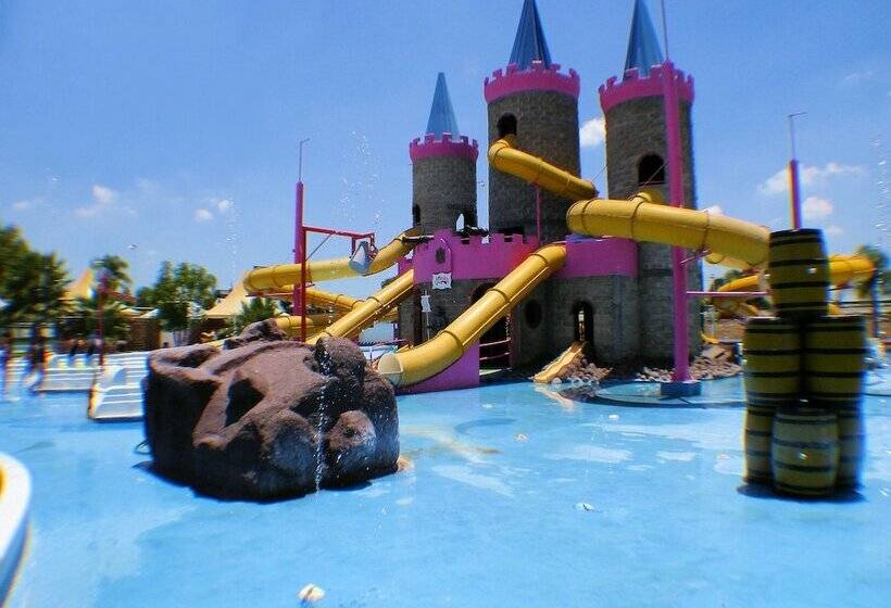 ホテル Splash Inn