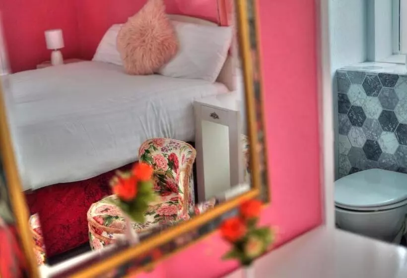 هتل Villa Rose