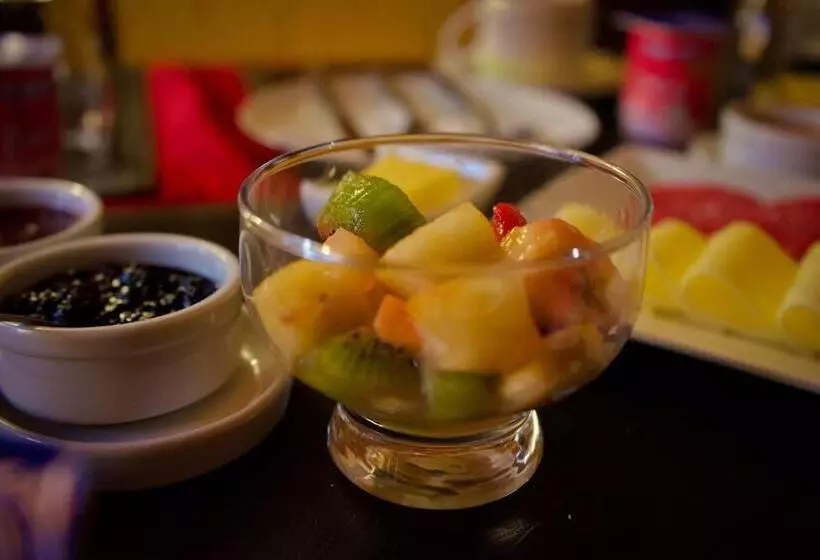 Casa Roble Añejo Bed & Breakfast