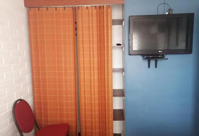 Casa Roble Añejo Bed & Breakfast