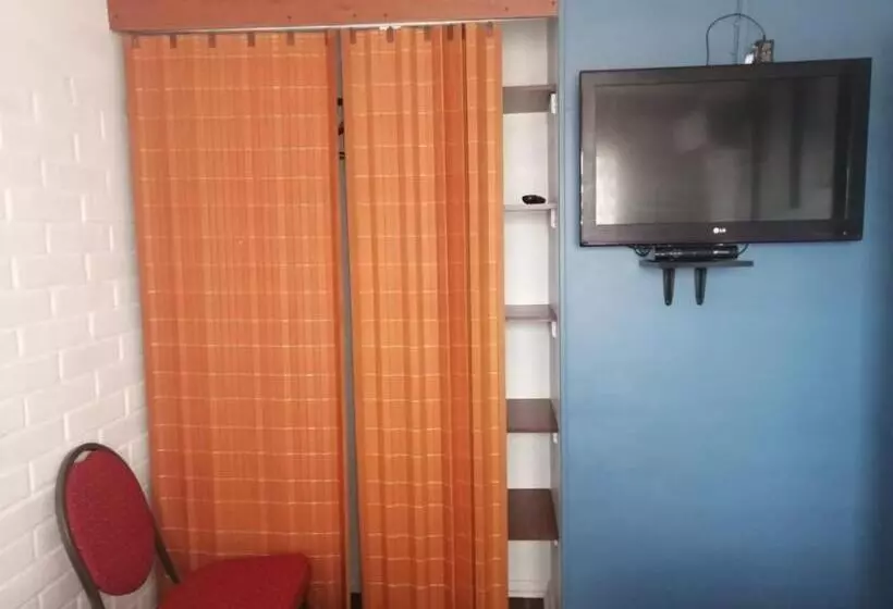 Casa Roble Añejo Bed & Breakfast