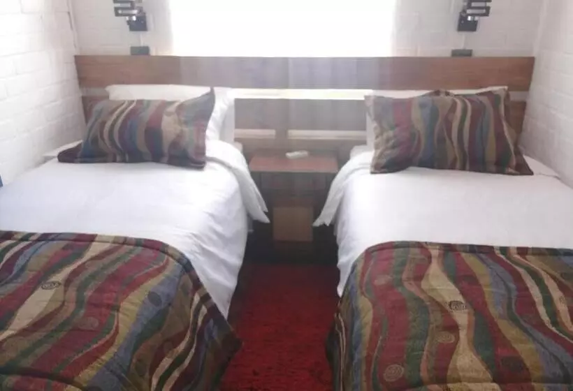 Casa Roble Añejo Bed & Breakfast