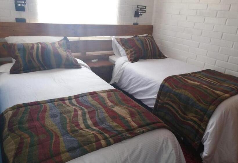 Casa Roble Añejo Bed & Breakfast