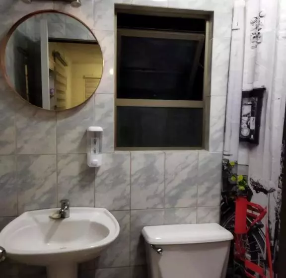 Casa Roble Añejo Bed & Breakfast