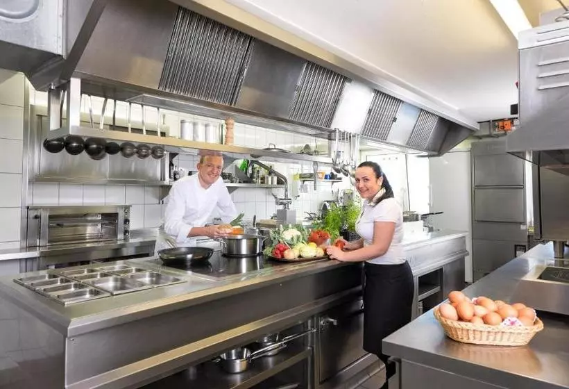 Hotelli Gasthaus Sonne Neuhäusle