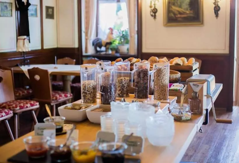 Hotelli Gasthaus Sonne Neuhäusle