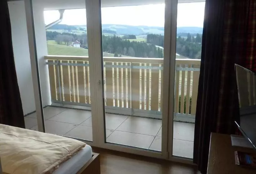 Hotelli Gasthaus Sonne Neuhäusle