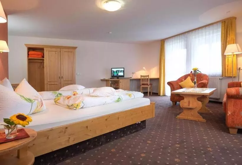 Hotelli Gasthaus Sonne Neuhäusle