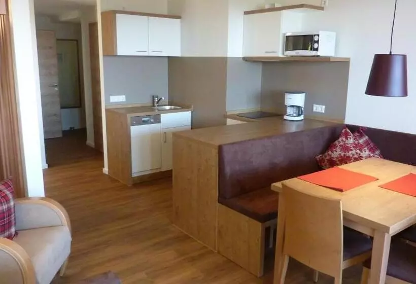 Hotelli Gasthaus Sonne Neuhäusle