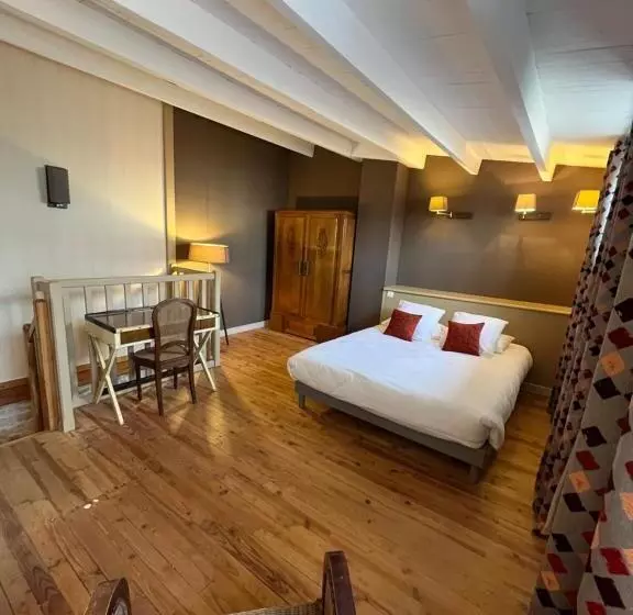 Hotelli Hôtel Le Vieux Gréement