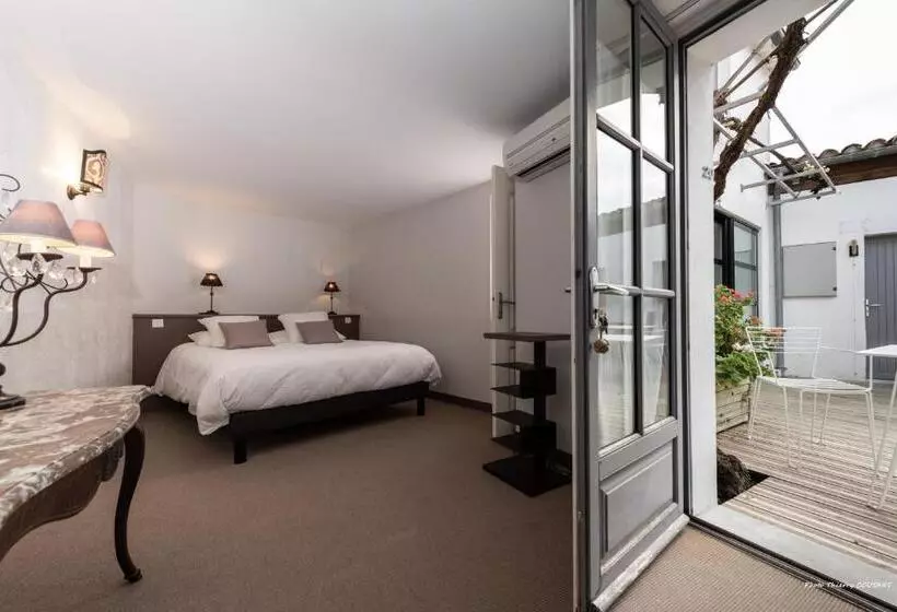 Hotelli Hôtel Le Vieux Gréement