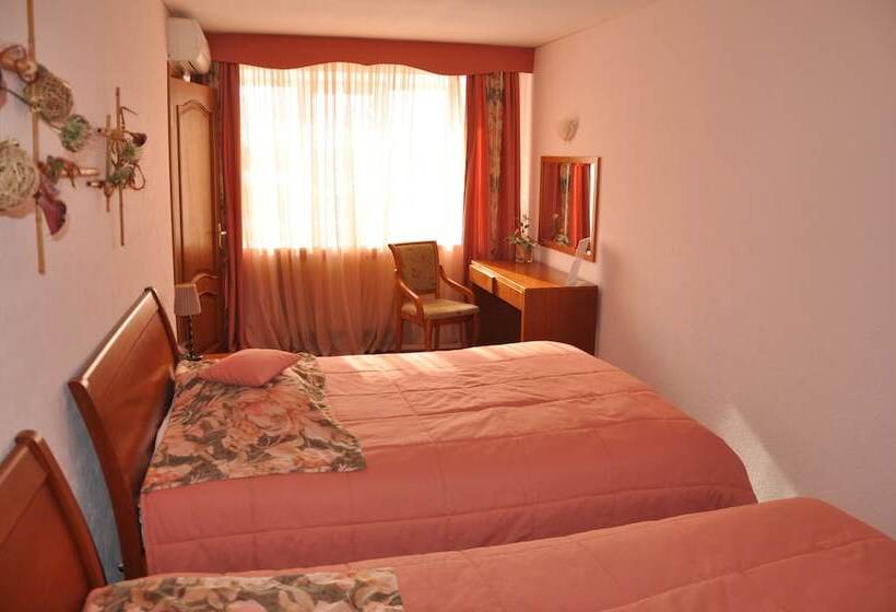 בית מלון כפרי Oasis