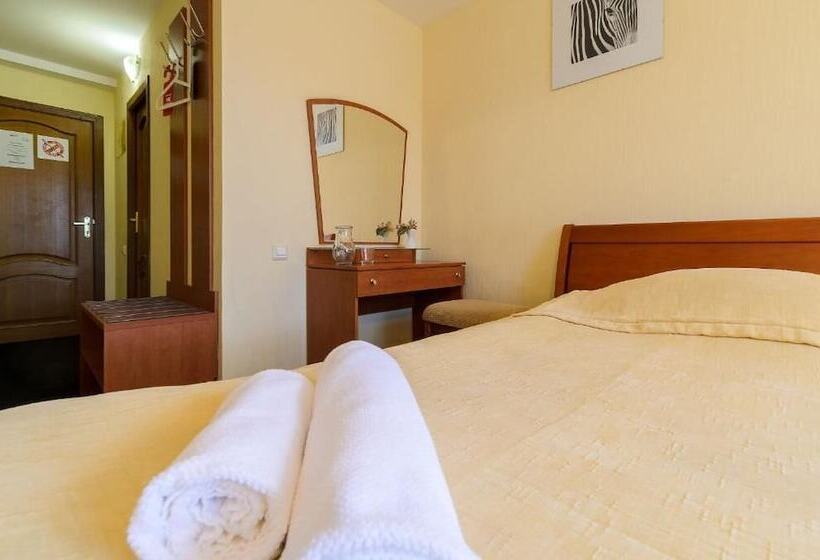 בית מלון כפרי Oasis