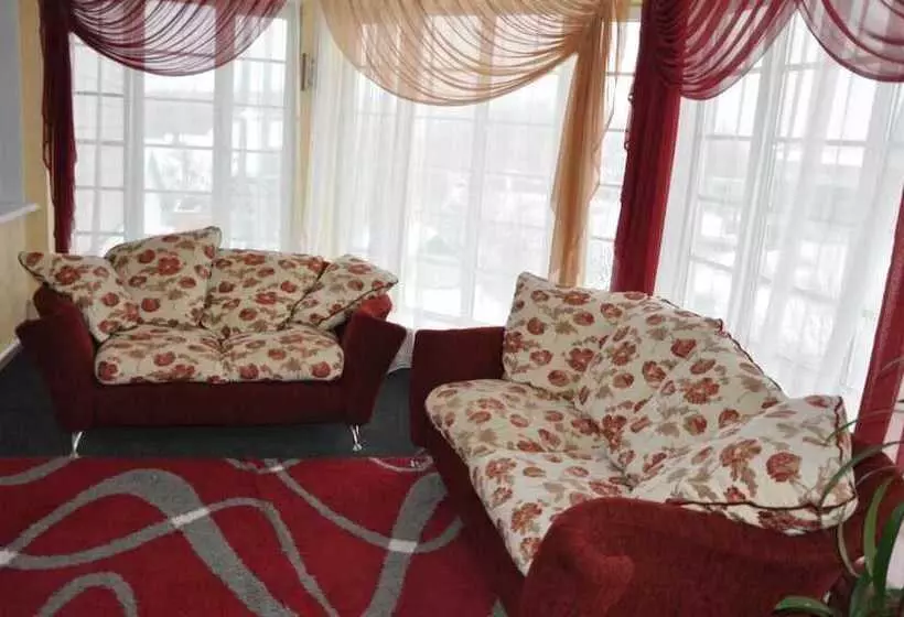Hotel Oasis