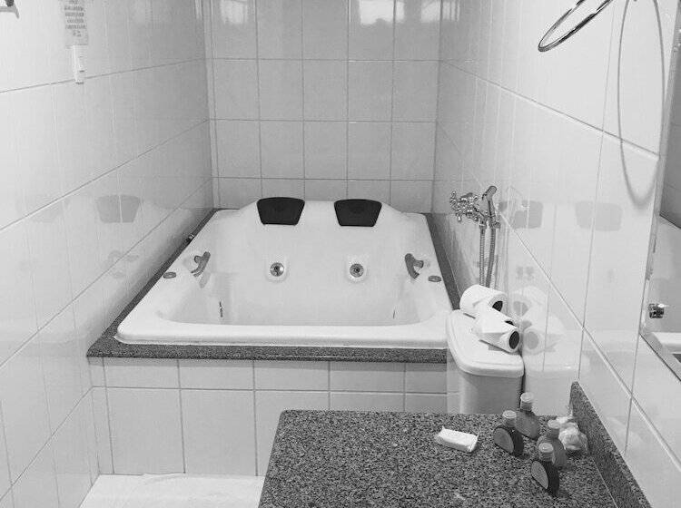 Hôtel Serema Palace