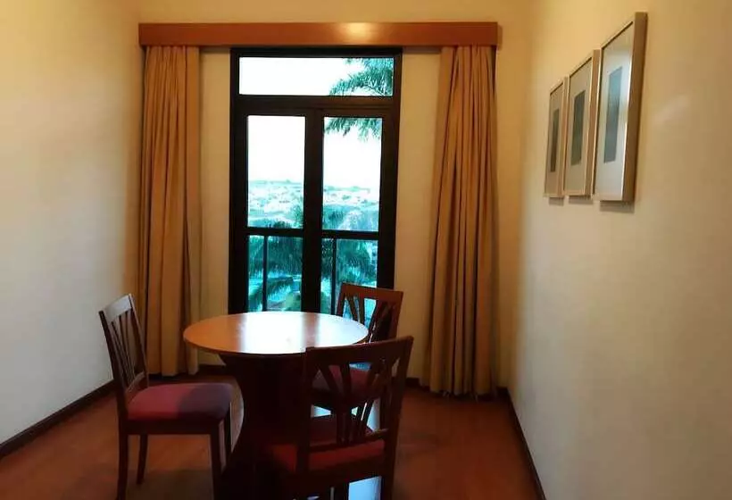 ホテル Serema Palace