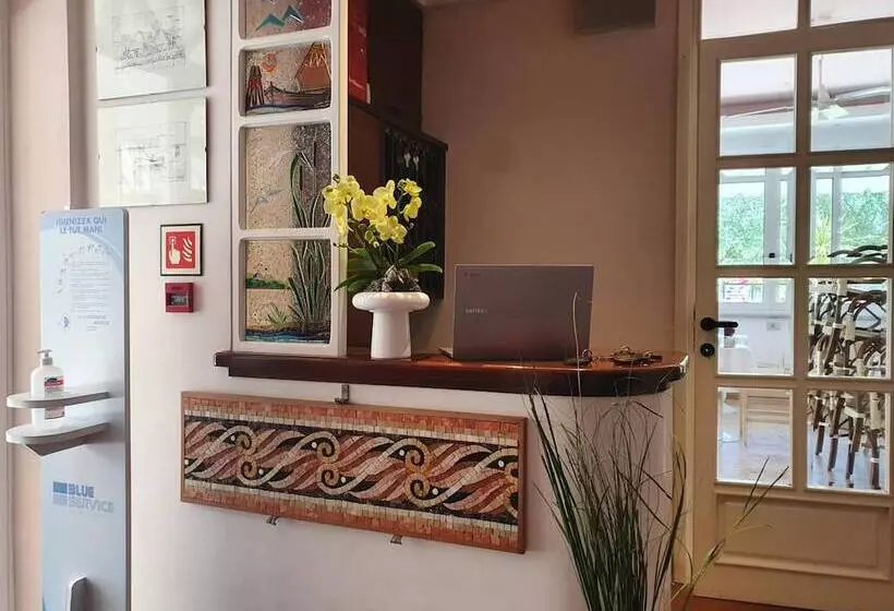 Hotelli Villa Mirella