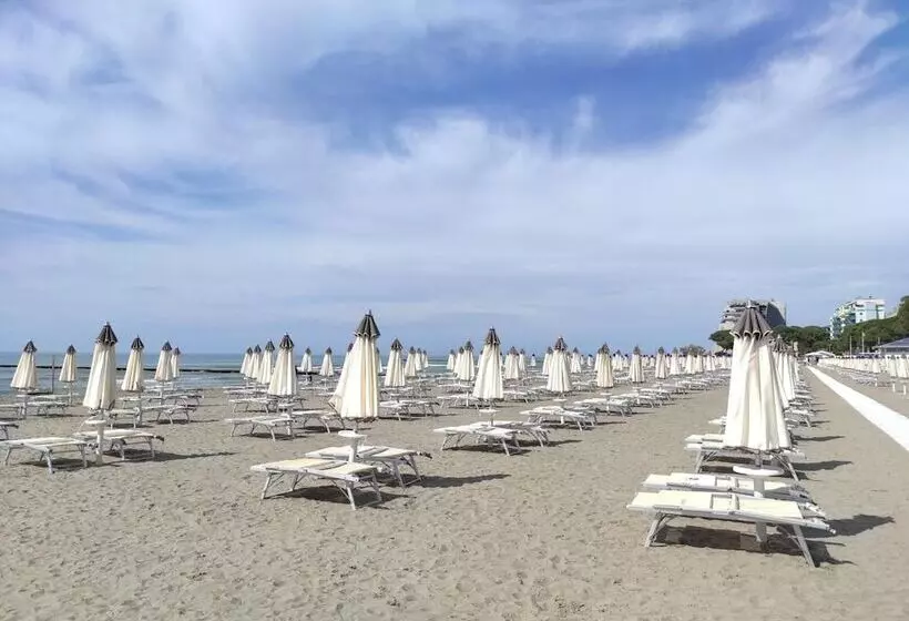 Hotelli Villa Mirella