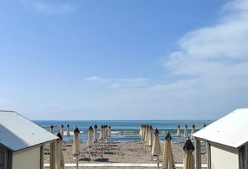 Hotelli Villa Mirella