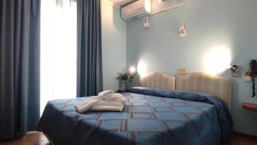 Hotelli Villa Mirella