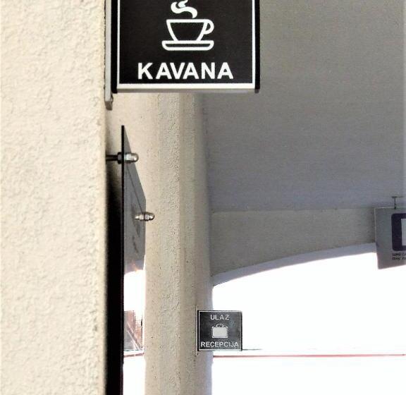 호텔 Central Slavonski Brod