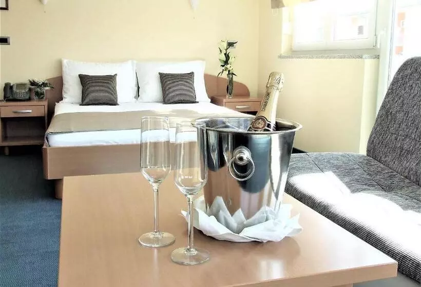 Hotelli Central Slavonski Brod