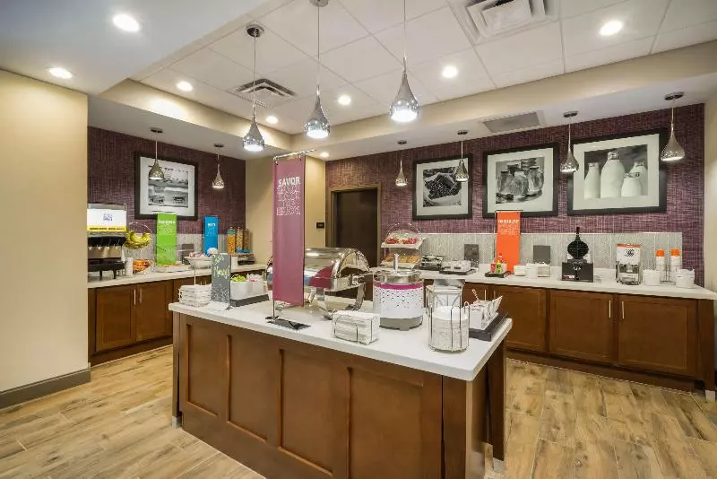 ホテル Hampton Inn Newport