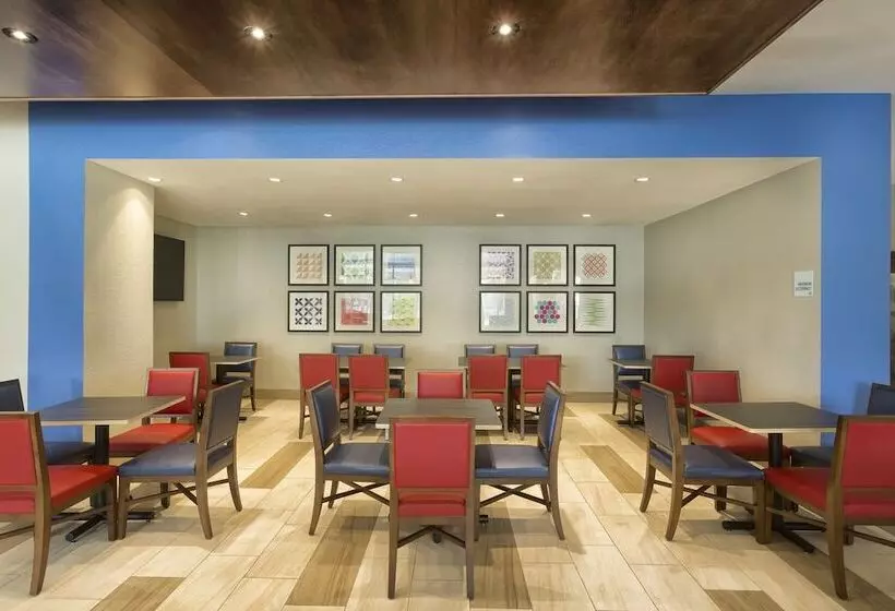 ホテル Holiday Inn Express & Suites S Lake Buena Vista, An Ihg