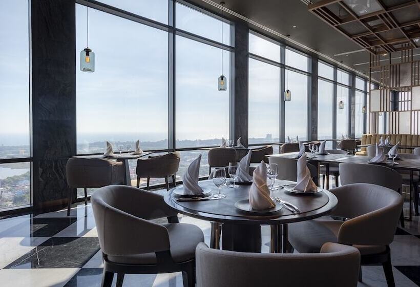 هتل Holiday Inn & Suites Rayong City Centre, An Ihg