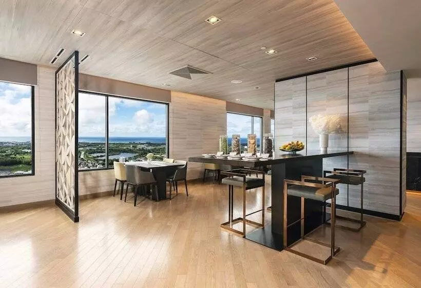 هتل Holiday Inn & Suites Rayong City Centre, An Ihg