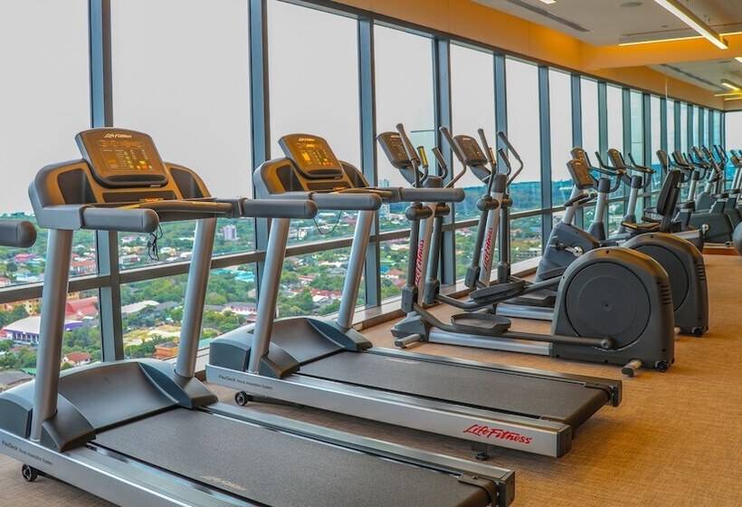 هتل Holiday Inn & Suites Rayong City Centre, An Ihg