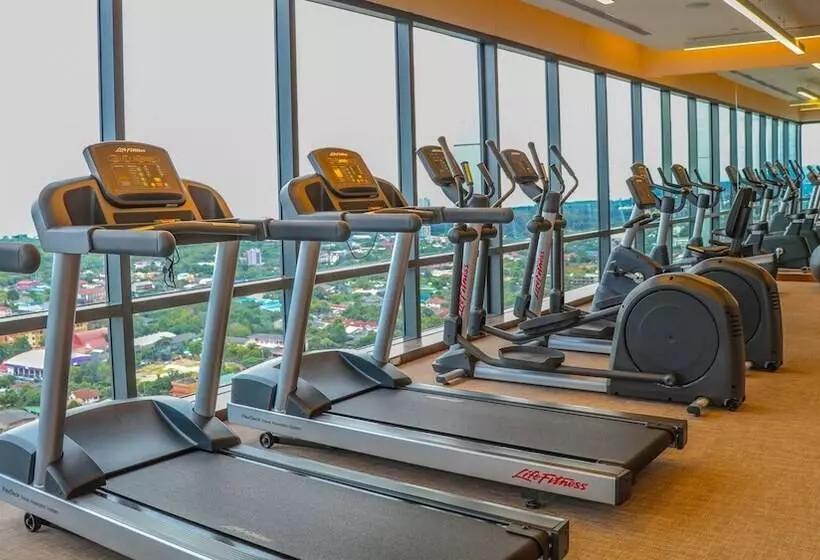 هتل Holiday Inn & Suites Rayong City Centre, An Ihg