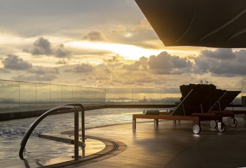 هتل Holiday Inn & Suites Rayong City Centre, An Ihg