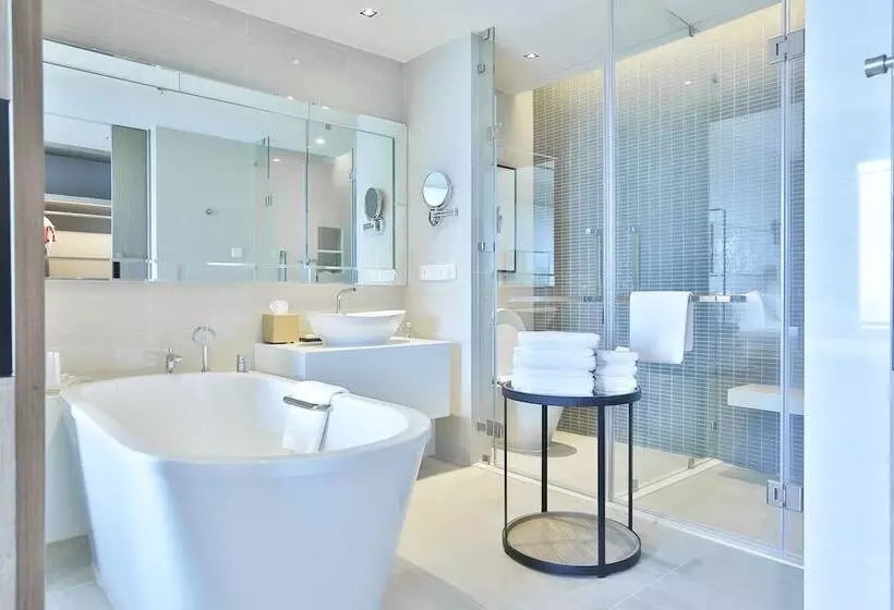 هتل Holiday Inn & Suites Rayong City Centre, An Ihg