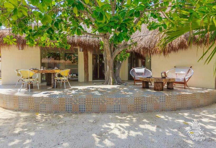 Отель Paradise Suites