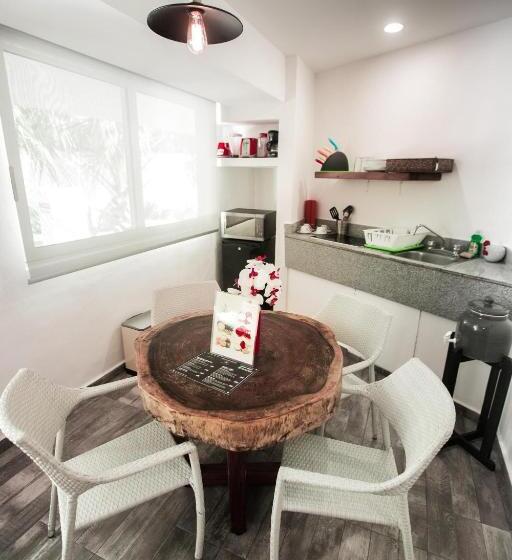 Отель Paradise Suites