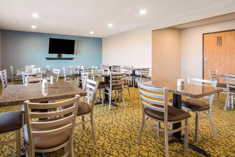 ホテル Rodeway Inn Madison