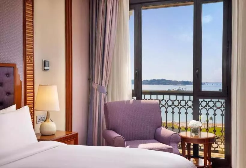 ホテル The Ritz Carlton Jeddah