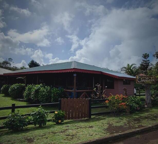 تختخواب و صبحانه Cabañas Christophe