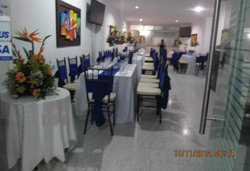 Hotelli Andinos Plaza Pitalito