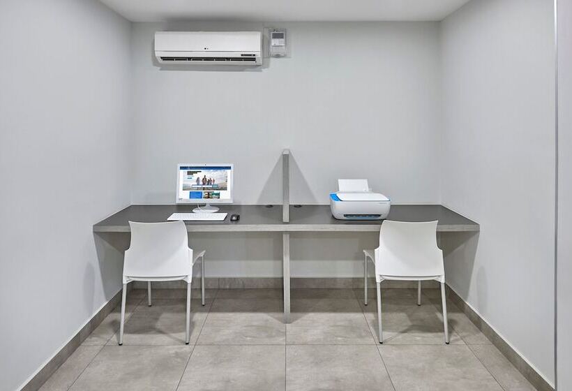 Hotel City Express Junior By Marriott Tuxtepec