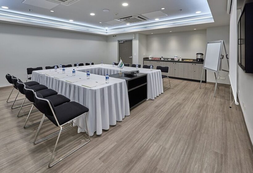 Hotel City Express Junior By Marriott Tuxtepec