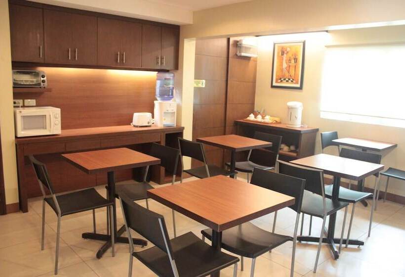 בית מלון כפרי Joyce Apartelle Kalentong