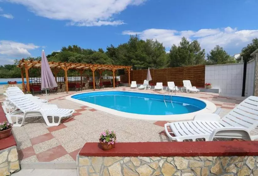 Majatalo Pansion Comfort Sidro