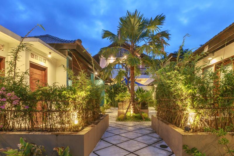 Solo Villas & Retreat