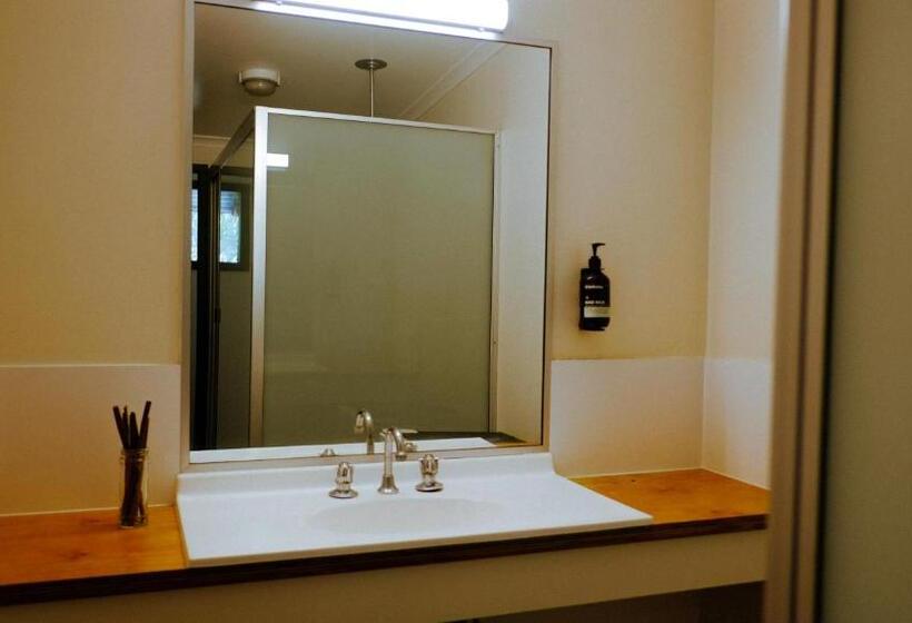 호스텔 Backpackers At 1770