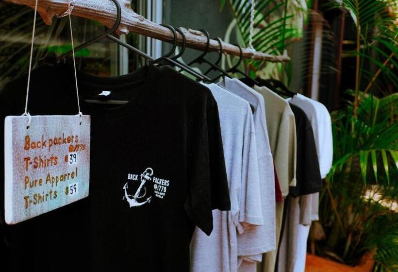 호스텔 Backpackers At 1770