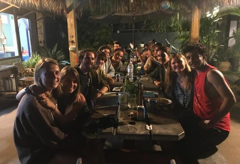 호스텔 Backpackers At 1770