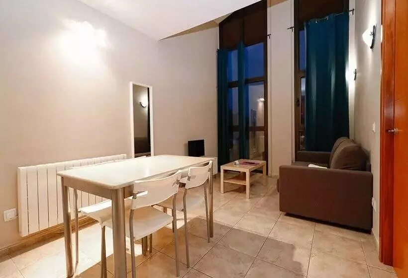 Apartamentos Degas Mikka