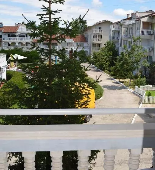 Hotelli Bravo 1 Apartments